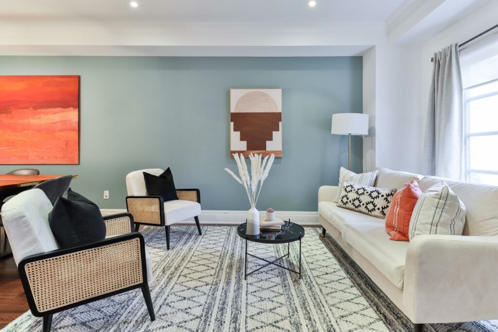 diseño de propiedad raiz minimalista interior de una casa para vender